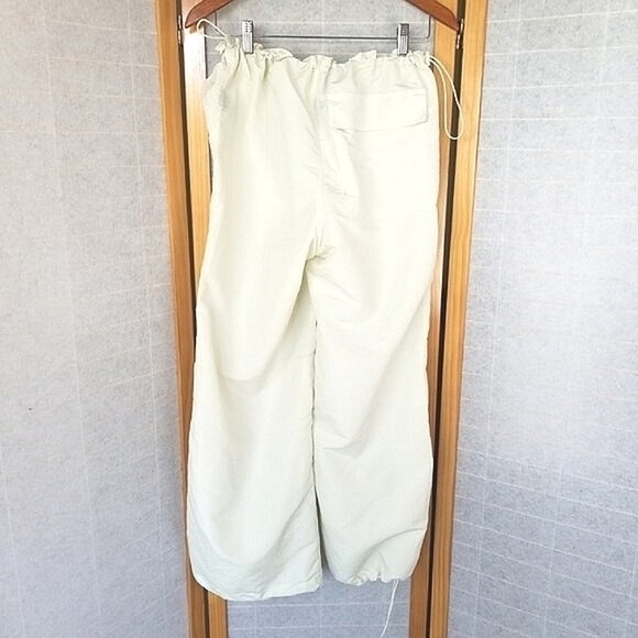 NWT Super Massive brand Cargo pants off-white beige baggy pants women size Large - Picture 5 of 9